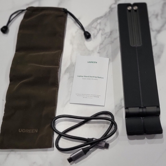 UGREEN 5-in-1 USB-C Laptop Adapter & Stand Docking Station HDMI/USB-A/SD/TF - Picture 9 of 10